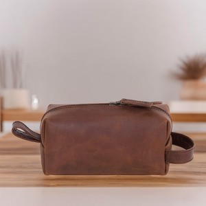 Bolsa de Viaje para Cosméticos Artha de Gran Capacidad, Elegante, de Cuero Crazy Horse con Patrón de Piedras, Cierre de Cremallera, Lujosa y Grande - Product Image 5