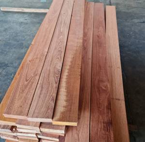 Plancher en Merbau à couche d'usure épaisse et conçue spécialement - Product Image 2