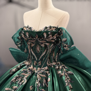 Vestido de Quinceañera Jancember Dy8553 Verde Esmeralda con Corsé de Cuentas, Satén, Lentejuelas Doradas y Cola Larga para Baile de Gala - Product Image 3