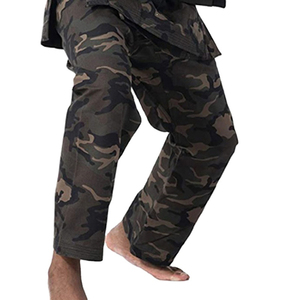 Venta al por mayor cantidad a granel precio barato Karate Gi traje de peso ligero de buena calidad precio barato para uniformes de Karate personalizados - Product Image 2