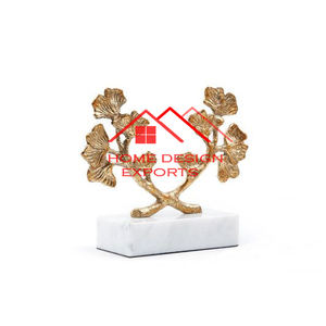 Accessoires de décoration de table pour le café de bureau à domicile au prix de gros Sculpture en métal en aluminium doré avec socle en marbre - Product Image 1