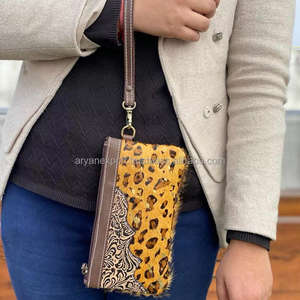 Nouveau Style réel fait à la main imprimé Animal métallisé fourrure cuir bracelet pochette vente chaude femmes conçu en relief impression pochette à fermeture éclair - Product Image 2