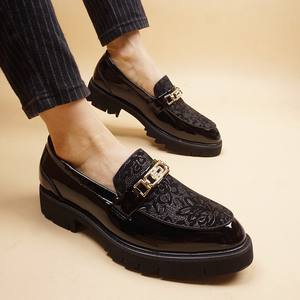 Zapatos Sin Cordones para Hombre, Estilo Coreano, Punta en Pico, Cuero, Grabado Personalizado, Plataforma con Suela Gruesa, Casual de Negocios - Product Image 1