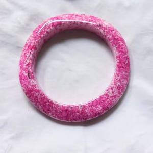 กำไลข้อมือเรซินแบบมีรอยบุ๋มสูงด้วยงานฝีมือรูปพระจันทร์เสี้ยว - Product Image 1