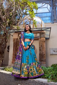 Diseñador de lujo Lehenga Choli en seda Tussar con estampado de papel de aluminio y molino | Can-Can cosido | Conjunto de ropa festiva y de boda - Product Image 4