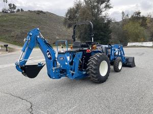 LS MT235HE 4WD Tracteur à roues compact multifonctionnel avec chargeur frontal et pelleteuse avec pompe à moteur automatique Boîte de vitesses en vente - Product Image 4