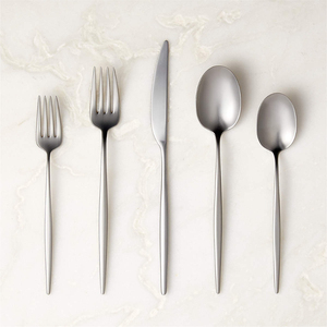 Couverts en acier inoxydable de haute qualité personnalisés avec longue poignée mince et colorée ensemble de vaisselle occidentale à steak pour une utilisation occidentale - Product Image 5