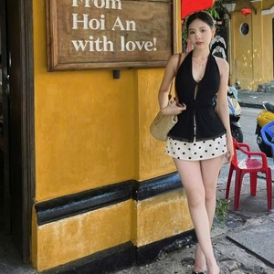 ชุดเซ็ตเสื้อกล้ามสีดำทรงบานและกระโปรงยาวลายจุด ดีไซน์ทันสมัยสำหรับผู้หญิง เสื้อผ้าฤดูร้อนสองชิ้น - Product Image 1