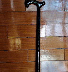 Canne de marche en bois fabriquée à la main et peinte à la main pliable - Product Image 1