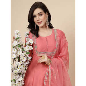 Kurta y Pantalones Anarkali de Satén Color Durazno para Mujer con Bordado de Espejo y Dupatta - Product Image 6