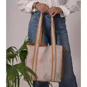 กระเป๋าโท้ทผ้าฝ้ายคันธาสไตล์วินเทจอินเดีย ทนทาน จุของได้เยอะ ทำมือ กระเป๋าสะพายไหล่สำหรับผู้หญิง กระเป๋าช้อปปิ้ง สไตล์โบฮีเมียน - Product Image 4