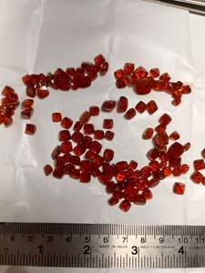 อัญมณีกึ่งมีค่ากึ่งโปร่งแสงโกเมนธรรมชาติ - Product Image 2