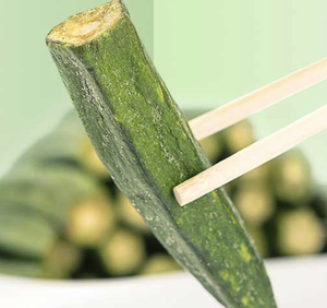 วัสดุกรอบกระเจี๊ยบแดงแบบเวียดนามที่นำเสนอการใช้งานขนมขบเคี้ยวที่เพลิดเพลินไปกับรสชาติที่เข้มข้นและการกระทืบที่น่าพอใจสำหรับตลาดการทำอาหาร - Product Image 4