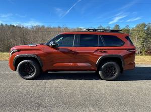 Occasion 2024 Toyyota Sequuoia TRD Pro Twin Turbo V6 4WD TRD Galerie de toit - Product Image 3