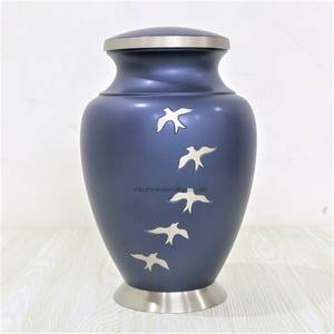 Urnes de crémation en laiton de haute qualité avec oiseaux urne de crémation gravée urne de cendres en métal pour cendres humaines fournitures funéraires - Product Image 3