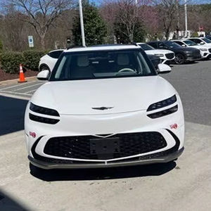 Genesis GV60 2024 Estándar, Auto Eléctrico con Tracción Delantera, Autonomía NEDC de 501-600 km, Motor de 300 kW, Batería de 90-110 kWh, Origen EE. UU. - Product Image 1