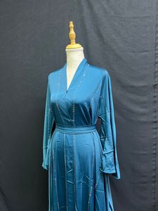 Abaya Turca de Lujo 2026, Transpirable, con Lentejuelas, Dobladillo Acampanado, Hecha a Mano con Cristales, para Mujeres Musulmanas, Ideal para Fiestas - Product Image 4