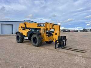 Téléhandler JCB 540-140 4WD d'occasion à grande portée, 30 tonnes, hauteur de levage de 60 m, moteur Perkins, chargeur rotatif, faible nombre d'heures, compétitif - Product Image 4