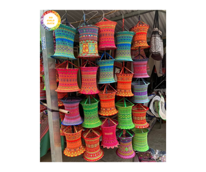 โคมไฟผ้าไหมซาปาที่มีลวดลายหลากสีตกแต่งด้วยโคมไฟผ้าไหมไม้ไผ่แบบเวียดนามเทศกาลดั้งเดิมหลายขนาด - Product Image 1