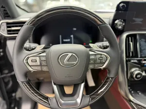 2026 LX 600 IV ไมล์น้อย เครื่องยนต์สมบูรณ์ ระบบเกียร์อัตโนมัติ หลังคาพาโนรามา ไฟหน้า LED - Product Image 4