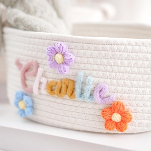 Panier en macramé blanc personnalisé avec nom, solution de rangement artisanale mignonne pour la décoration de la maison, salle de jeux, chambre à coucher et cadeau personnalisé en provenance d'Inde - Product Image 6