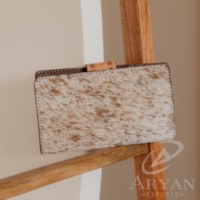 Dompet ukir tangan tas genggam casing ponsel kulit sapi bergaya dompet desain baru Multi guna dompet kulit Barat