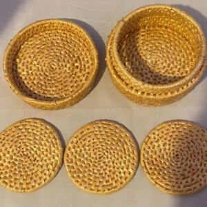 Cadeau de Noël Plateau rond en rotin bohème Artisanat de tissage traditionnel Élégant pour la table et la décoration de la maison - Product Image 3