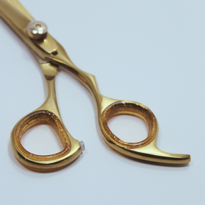 Tijeras de Barbero Profesionales de Alta Precisión, Color Dorado, con Alto Contenido de Carbono, Empaque Personalizable, Logotipo Personalizado, Alta Calidad - Product Image 3