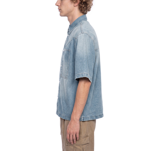 Camisa vaquera corta de corte holgado con lavado vintage para hombre - Product Image 4