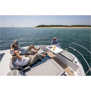 Bateau à moteur de luxe Jeanneau Merry Fisher 1295 Coupe - Product Image 4