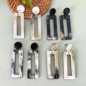 Pendientes de cuerno de lujo hechos a mano a la moda para mujer moderno excelente diseño de moda patrón caído por glowin fashion - Product Image 3