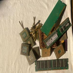 Chatarra de Procesador de Cerámica de CPU de la Mejor Calidad para la Recuperación de Oro, Chatarra de CPU Intel Usada, Funciones DDR DDR2 DDR3 DDR4 para Escritorio - Product Image 5