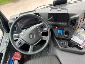 Mercedes 3742 HYVA 2024 - Product Image 4