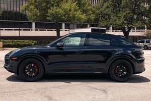 Cayenne Turbo 2021, V8 Twin-Turbo de 541 hp, Tracción en las Cuatro Ruedas, Paquete Premium Plus, Sin Modificar - Product Image 2