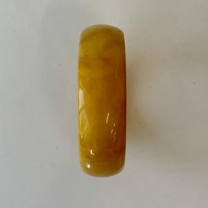 Bracelet jonc en ambre de la Baltique couleur beurre de cacahuète, pièce unique d'ambre ; Bracelet jonc en ambre jaune, forme circulaire, lisse, poli, naturel - Product Image 2
