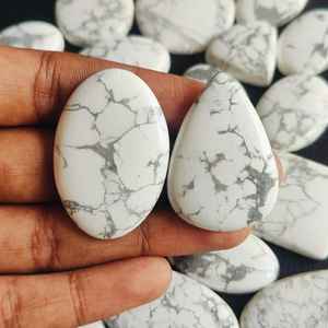 Precioso lote de cabujón de howlita, 10 piezas, piedras preciosas sueltas lisas, forma única de 30 a 15 MM para la fabricación de joyas - Product Image 1