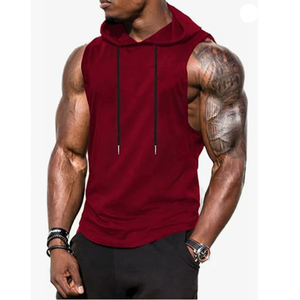 Débardeur de sport à capuche sans manches en polyester et coton avec logo à motif solide sur le devant Débardeur musclé à capuche pour hommes - Product Image 1