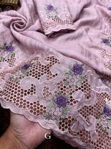 Tenue tendance Haute Qualité Doux Tusaar Coton Saree Broderie Travail Avec Blouse Fabrication De Surat À Vendre - Product Image 2