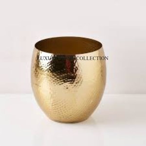 Maceta de metal hecha a mano con acabado de latón antiguo que agrega un toque de elegancia atemporal a cualquier ajuste interior - Product Image 1