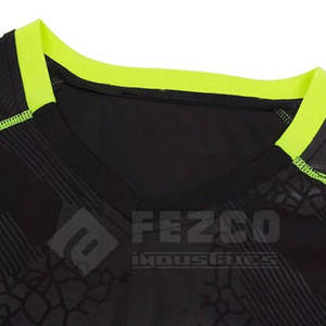 ชุดกีฬาฟุตบอลแห้งเร็วชุดทีม OEM แบบกำหนดเองสวมใส่สบายชุดทีมฟุตบอลแบบอัตโนมัติสำหรับฤดูร้อน - Product Image 3