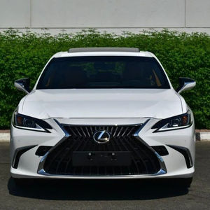 Nouvelles voitures d'occasion avec boîte de vitesses automatique Sièges en cuir foncé Caméra arrière Essence Carburant R20 Taille des pneus FWD Drive - Product Image 1