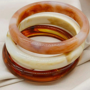 สร้อยข้อมืออะคริลิคสีเหลืองอำพันแบบแปลกสำหรับผู้หญิงเด็กผู้หญิงเครื่องประดับแฟชั่นแนวโบโฮแบบวินเทจกำไลเรขาคณิตทำจากเรซิ่นของขวัญ - Product Image 3