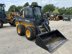 Johnn Deeree 324G d'occasion abordable Comparer les chargeuses sur roues à vendre - Product Image 3
