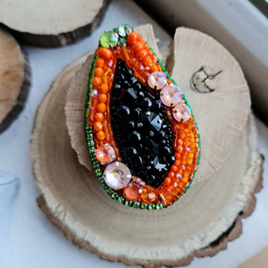 Broche perlée faite à la main par glowin fashion - Product Image 3