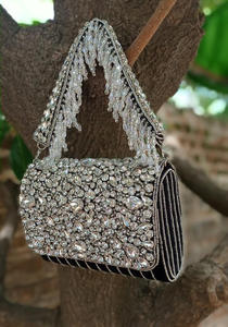 Nouvel arrivage de superbes sacs à main de soirée de mariée multicolores en perles et pierres lourdes en relief faites à la main pour femmes - Product Image 3