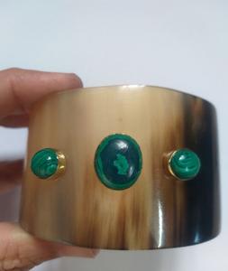 Brazalete de Cuerno de Búfalo para Mujer, Nuevo Diseño Recortado, Brazalete de Moda Natural, Colores Naturales, Diseño Bajo y Brillante - Product Image 1