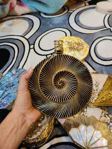 Monederos de resina hechos a medida con adornos ideales para su reventa por tiendas de bolsos de moda disponibles en una gran variedad de tamaños - Product Image 3