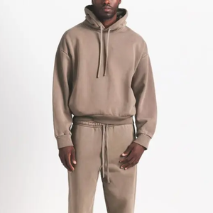 Conjunto Deportivo Informal Personalizado con Estampado Urbano, Sudadera y Pantalones Deportivos, Estilo Holgado y Regular para Hombre - Product Image 3