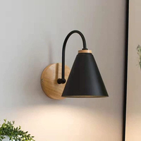 Applique murale en métal de haute qualité, moderne et écologique, éclairée par LED, couleur blanc cassé, pour la décoration de la maison, la chambre à coucher, l'hôtel, le restaurant