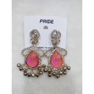 Ensemble de boucles d'oreilles pour femmes au meilleur design avec des perles Bijoux de mode Convient au marché international Fête et mariage Utilisation en provenance d'Inde - Product Image 6